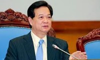 นายกรัฐมนตรี Nguyễn Tấn Dũng เป็นประธานการประชุมประจำเดือนมิถุนายนของรัฐบาล